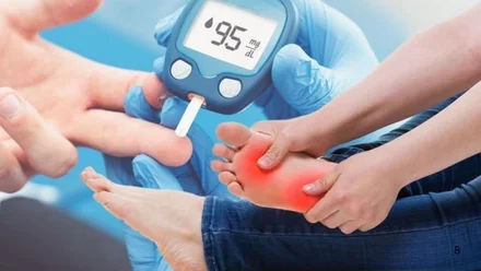 Diabetes का खतरा सिर्फ शुगर नहीं, पैरों में दिखते हैं शुरुआती संकेत, इन लक्षणों को नजरअंदाज करना पड़ सकता है भारी