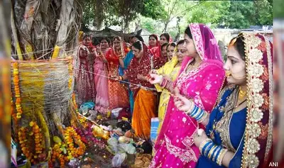 Vat Savitri Vrat पर ऐसे करें पूजा, सावित्री की तरह अटूट प्रेम से मिलेगा अखंड सौभाग्य और खुशहाल जीवन