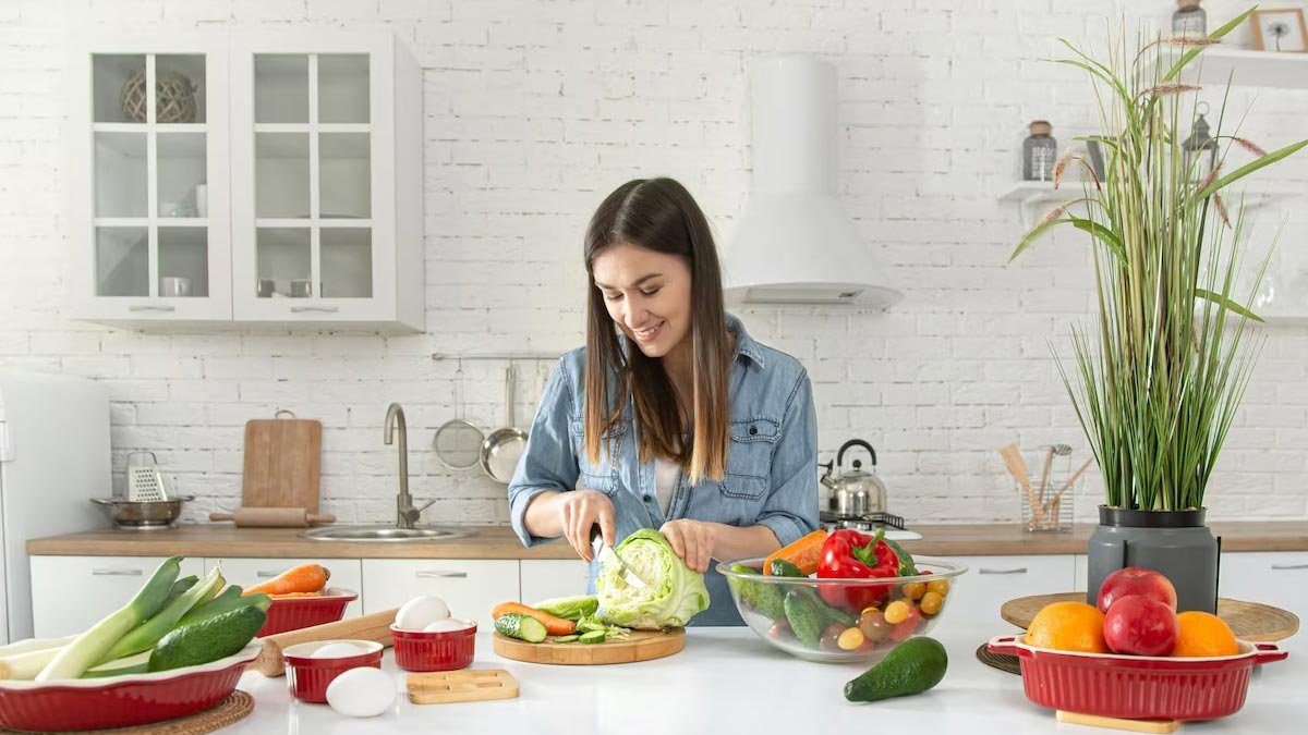 Kitchen की ये 3 आम चीजें आंखों की दुश्मन! छोटी लापरवाही से हो सकती है जलन, इंफेक्शन और गंभीर नुकसान